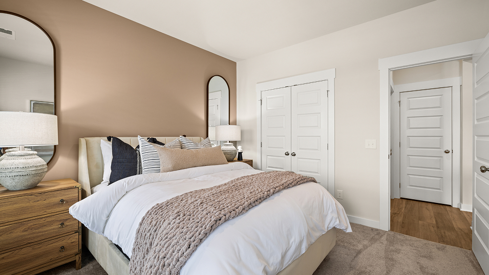3731 Hawthorne Bed5 2of3 F1