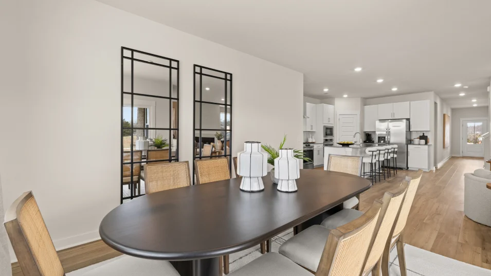 3731 Hawthorne Dining 3of3 F1