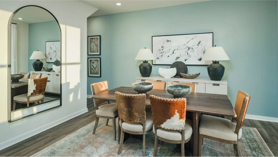 Harlow II dining