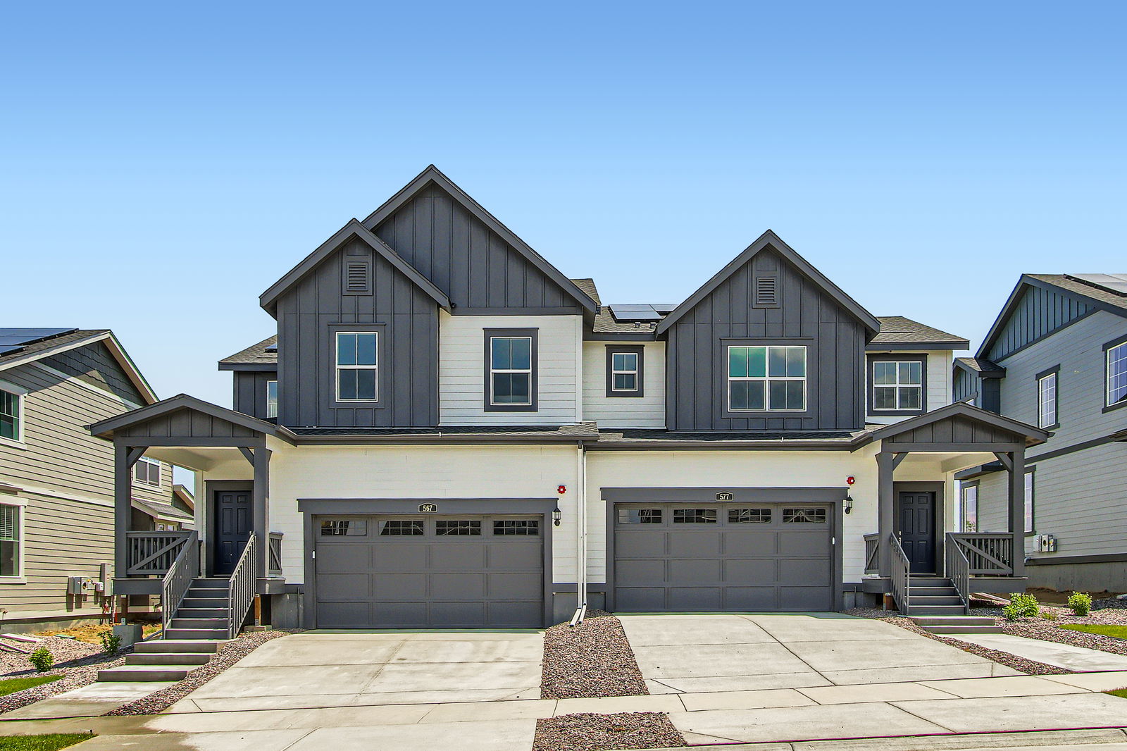 577 Nightsky St Exterior Front