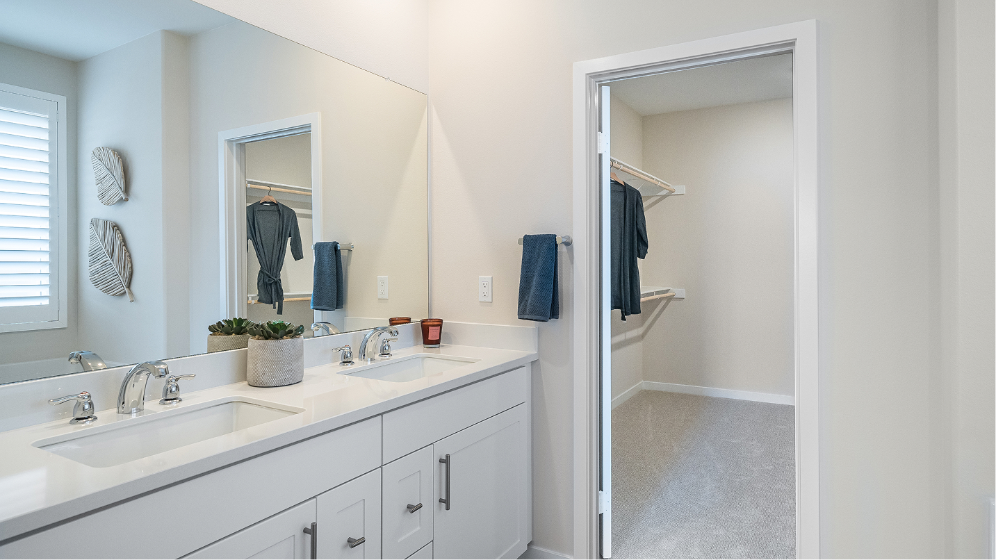 Quartz Trail Res1 Owners Bath 1of2 F1