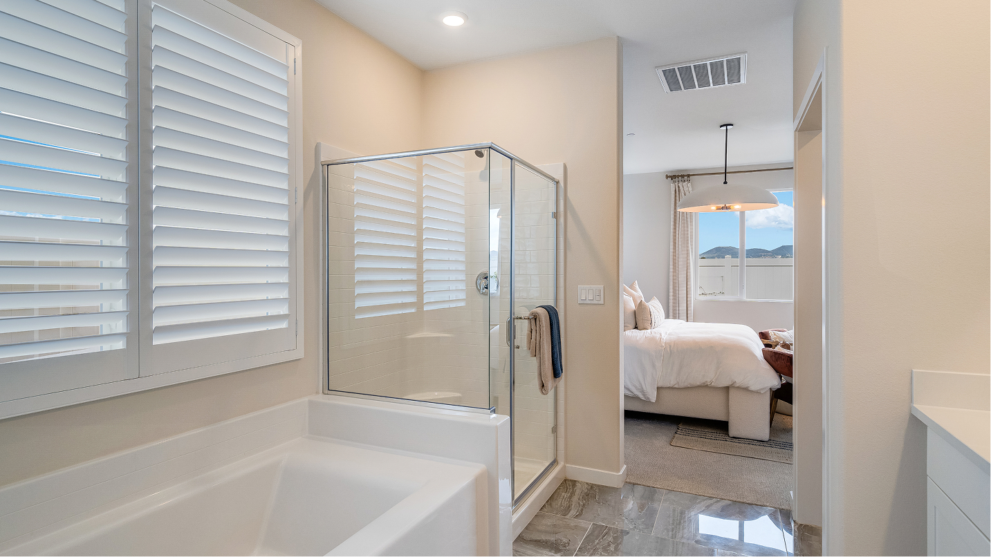 Quartz Trail Res1 Owners Bath 2of2 F1