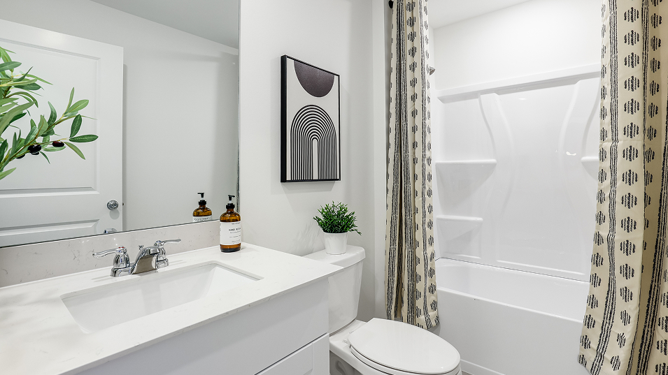 Florida Core P004 Frontier Bath2 F1 Base6 10 24 25