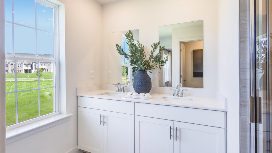 Pershing owner's suite bathroom