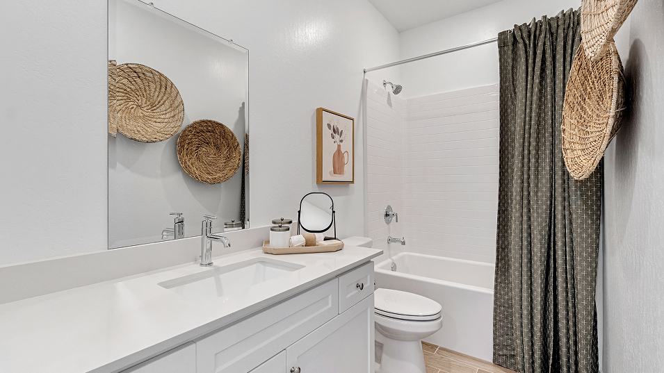 4102 Kallos Bath2 1of2 F1 Base2