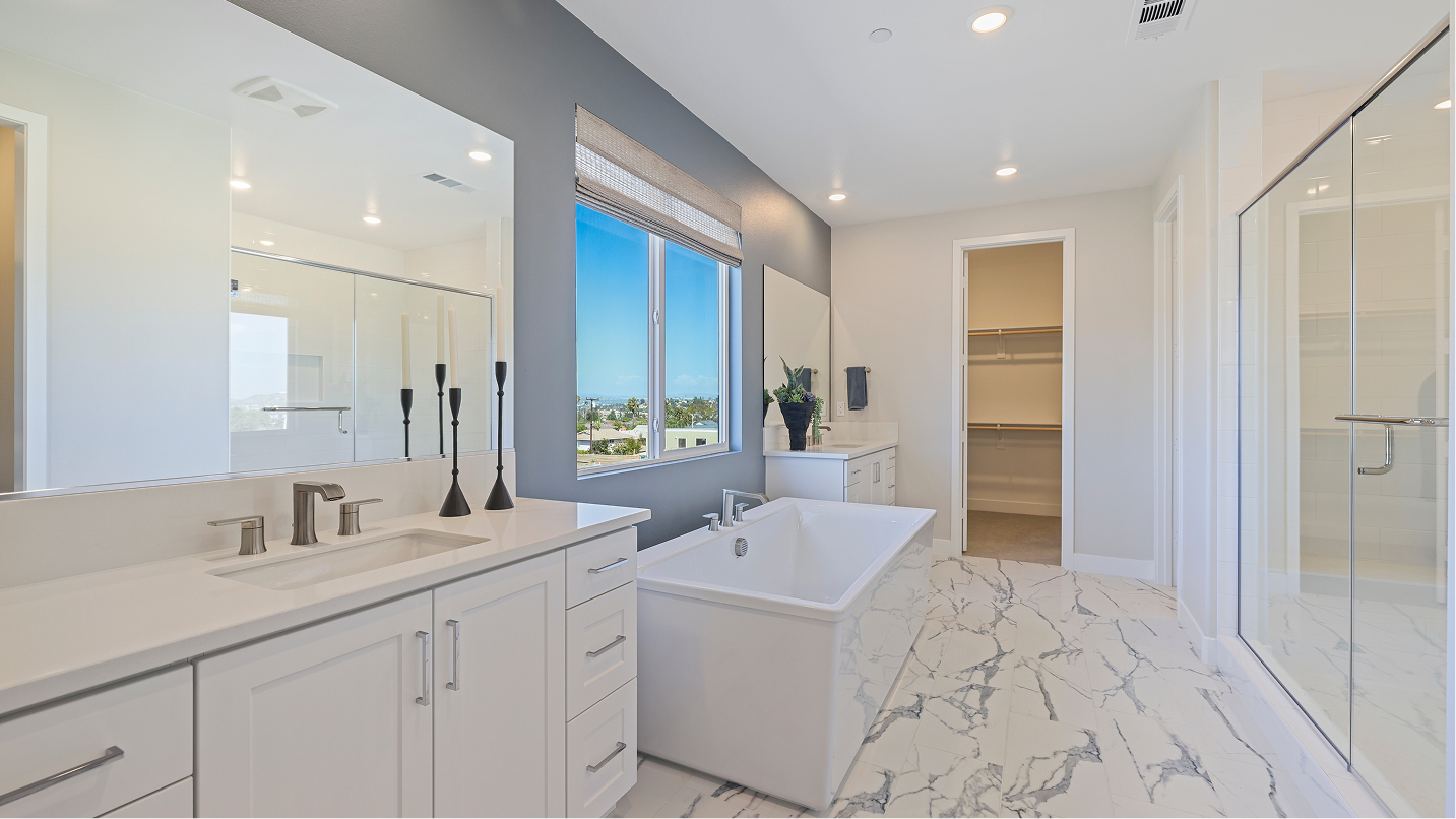 Amora Res2 Owners Bath 1of3 F2