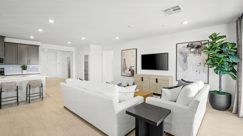 2600 Riviera Living 3of3 F1