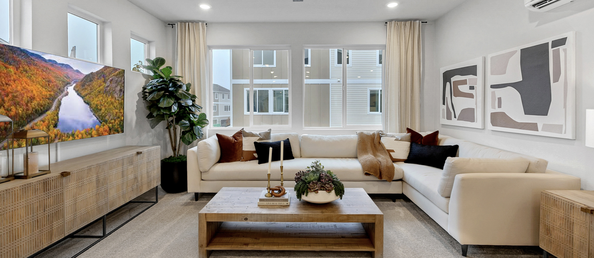 1684 Yarrow Great Room 1of4 F2
