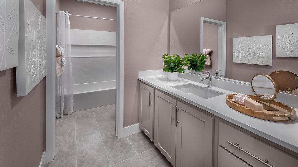 Maggiore Lakeshore Res3 Bath2 F2 041125