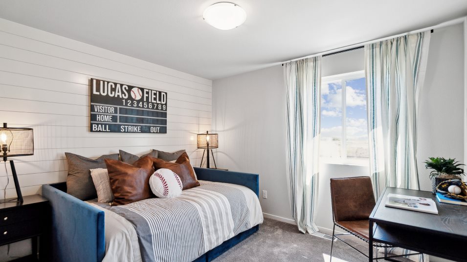 Season Bedroom 2