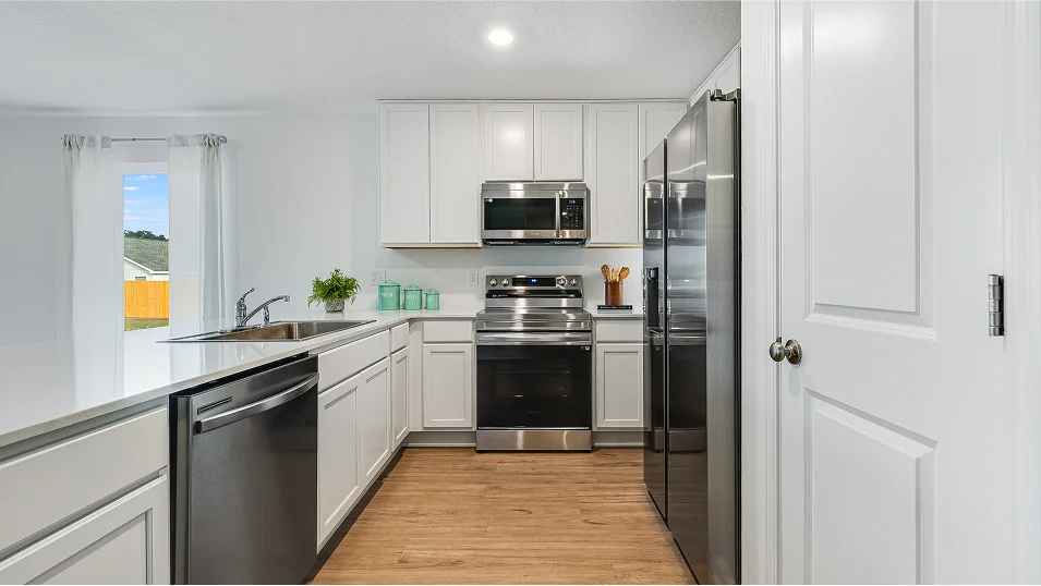 Grove CORE 3320 Newlin Kitchen 3of4 Base2 4 15 25