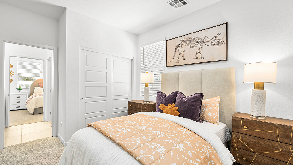 2550 Royal Bed3 2of2 F1