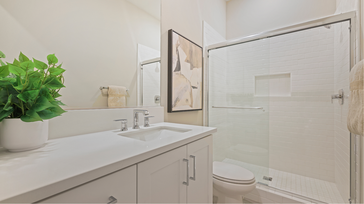 Ridgeview Metro Heights Res1 Bath3 2of2 F1