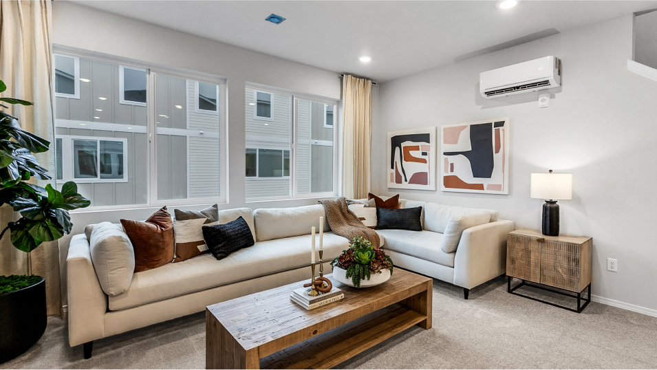 1684 Yarrow Great Room 2of4 F2