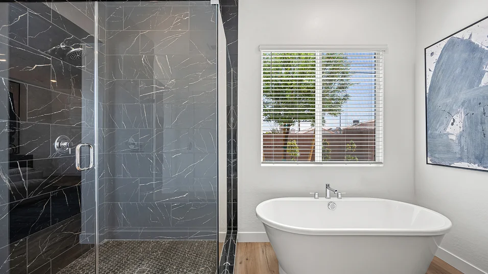 4345 Ganon Owners Bath 1of3 F1 Base2