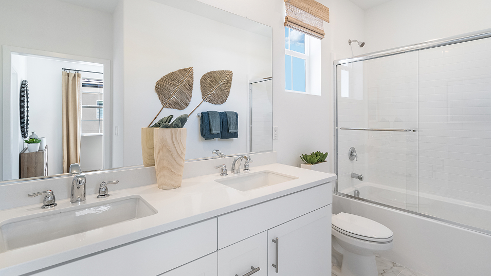 Vibe Nuvo Parkside Res1 Owners Bath 1of2 F2