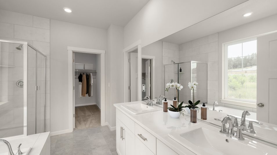 Pecan Owner's Suite Bathroom