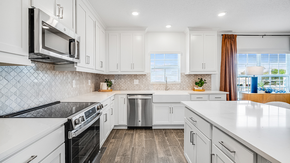 2411 Flagler Kitchen 4of4 F2 Base2