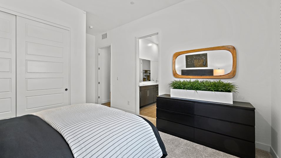 Eleanor Bedroom 4