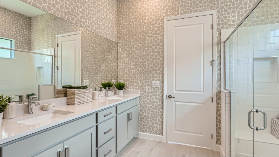 Poppi owner's suite bathroom