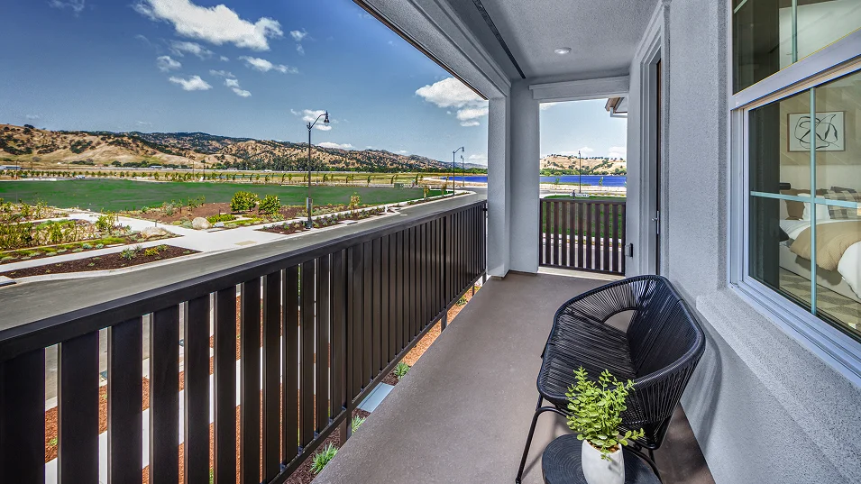 Hawthorn Hills Lagoon Valley Res1 Deck F2
