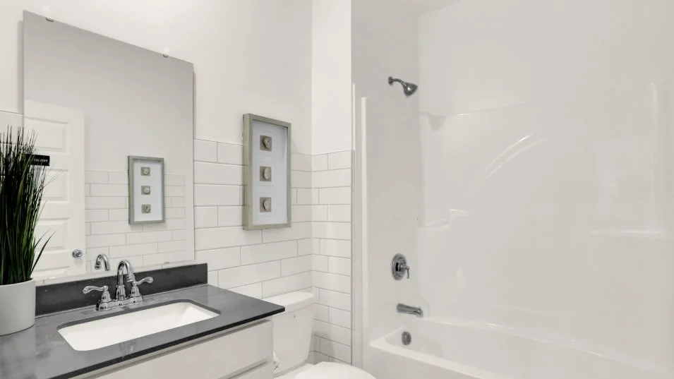 Clarence Bathroom 2