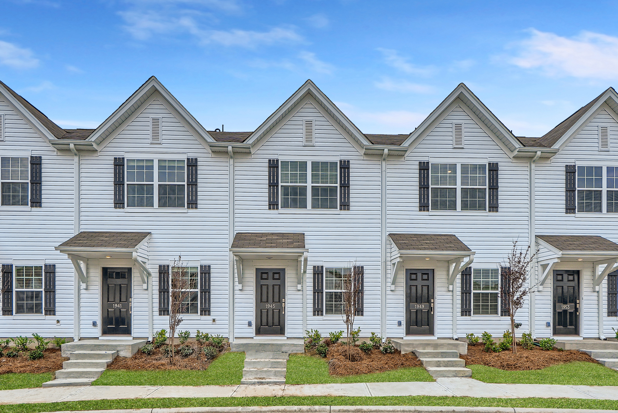 1945 Autumn Mist Drive Print Quality 001 01 Exterior Front