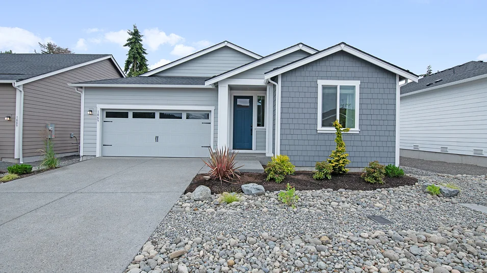 1669 Hamilton Exterior Base4