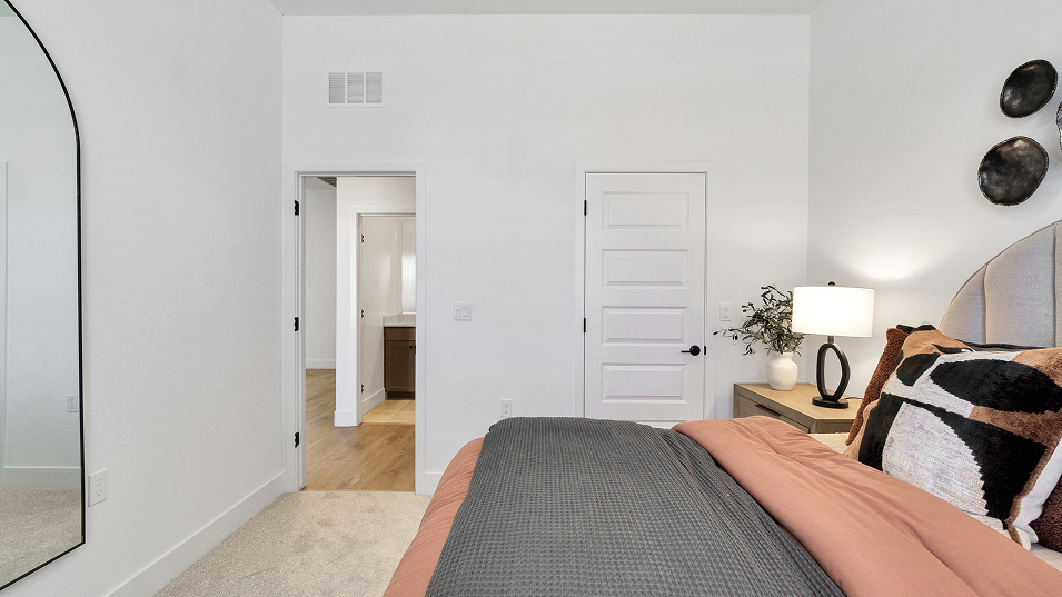 5012 Moonlight Bed3 2of2 F1 Base2