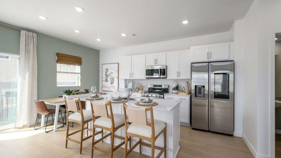 1663 Res E Kitchen 1of6 F1 Base2