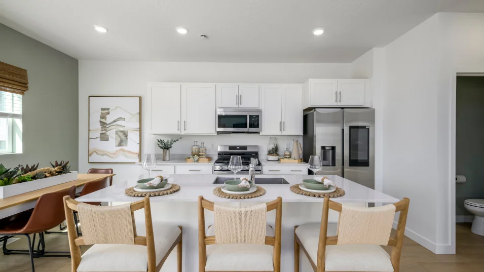 1663 Res E Kitchen 2of6 F1 Base2