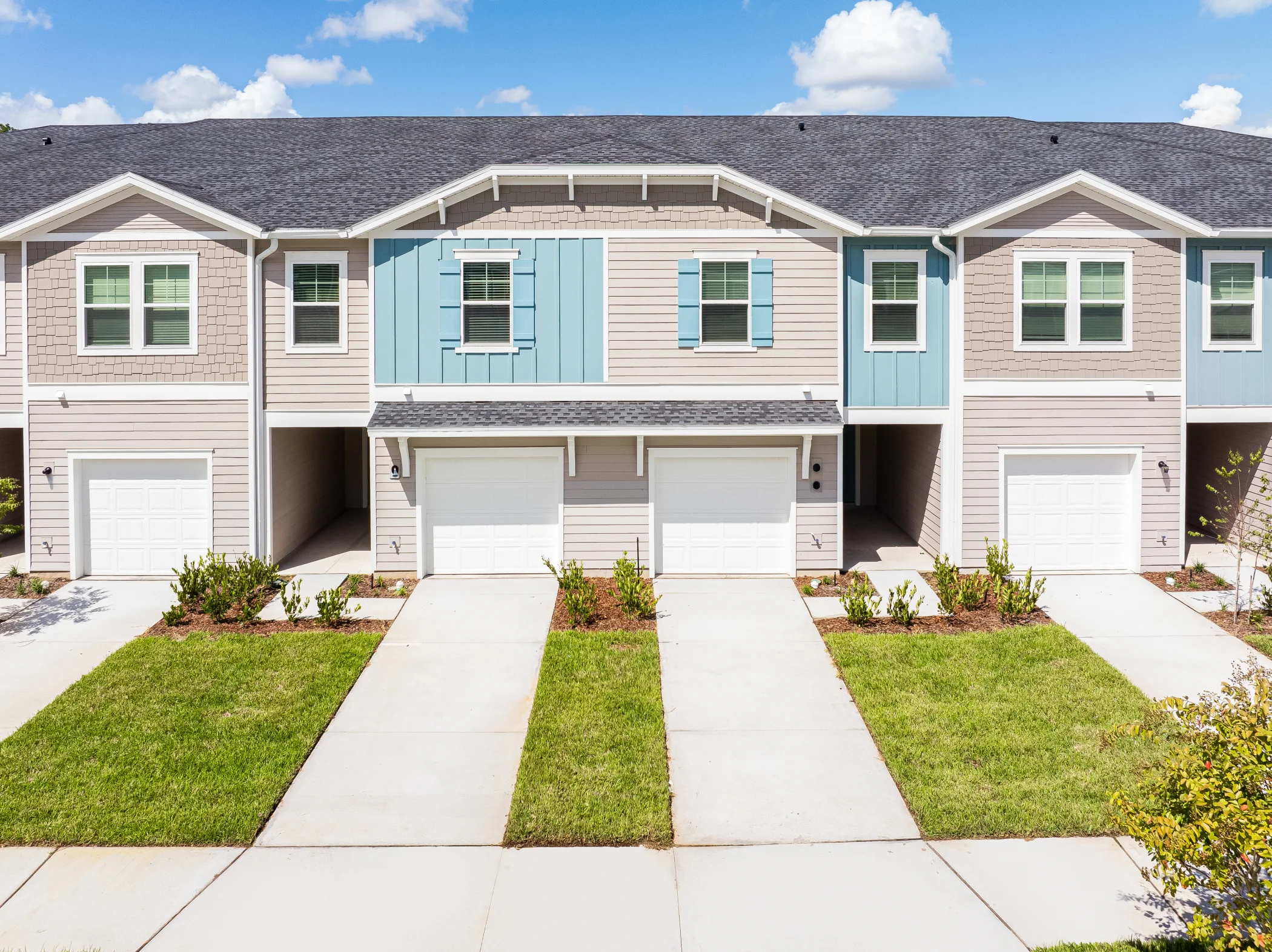 Longbay Townhomes Streetscape 04 2