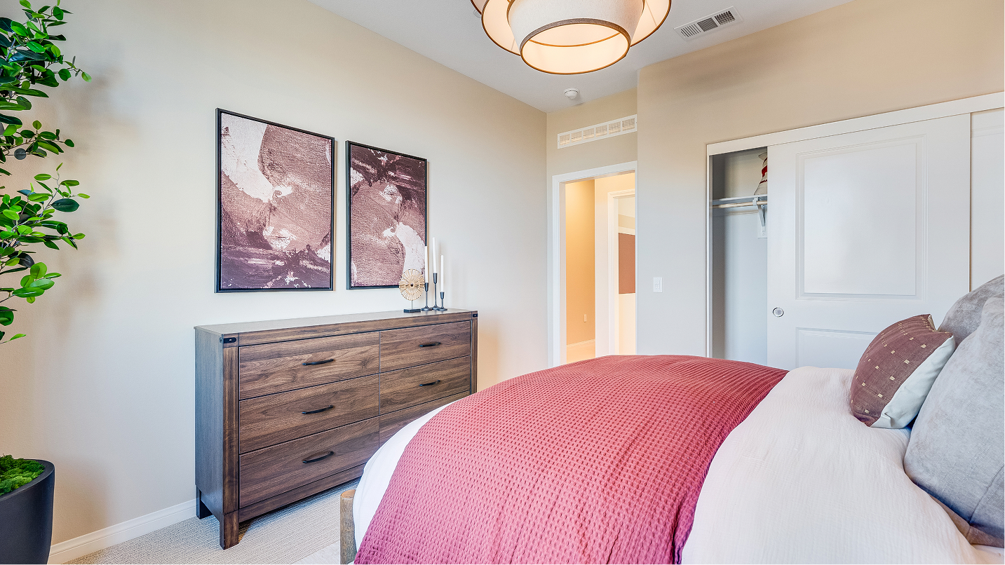 Solaire Desert Star Res2 Bed3 2of2 F1