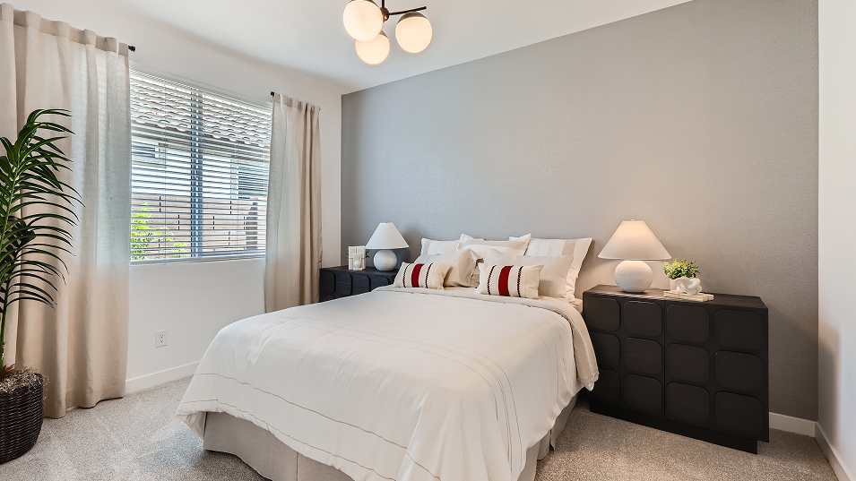 4083 Revolution Bed2 F1 Base10
