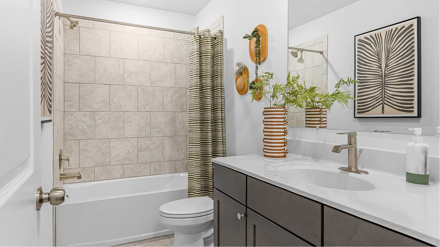 2279 Elmwood Opt Bath3 F1 091625