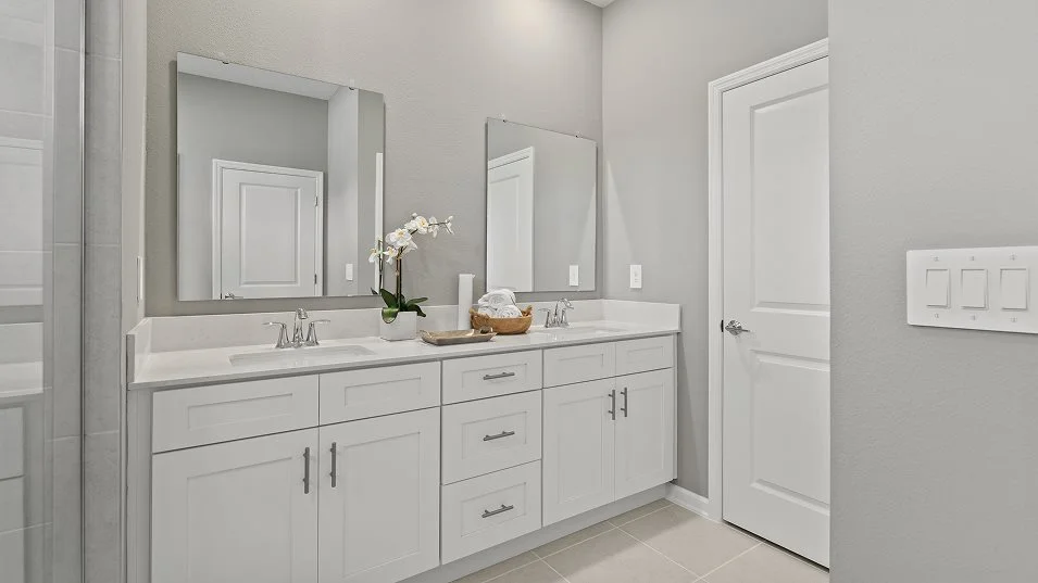 Estero owner's suite bathroom