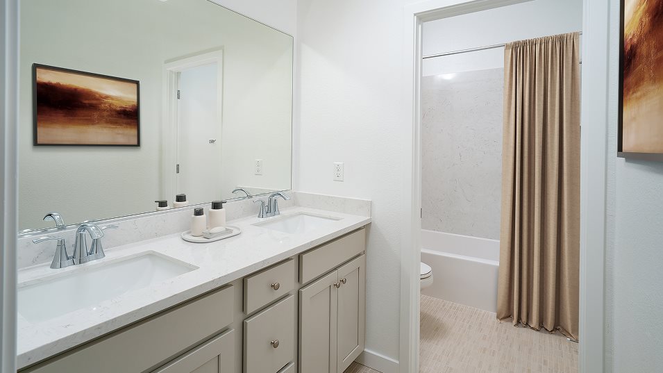 Residence 3104 bathroom 2