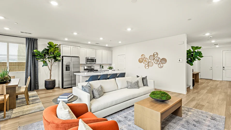 2670 Carol Living 2of2 F1