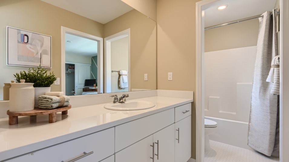 Residence 3 Bathroom 2