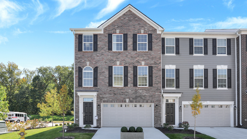 5776 Foxhall Exterior 1of6