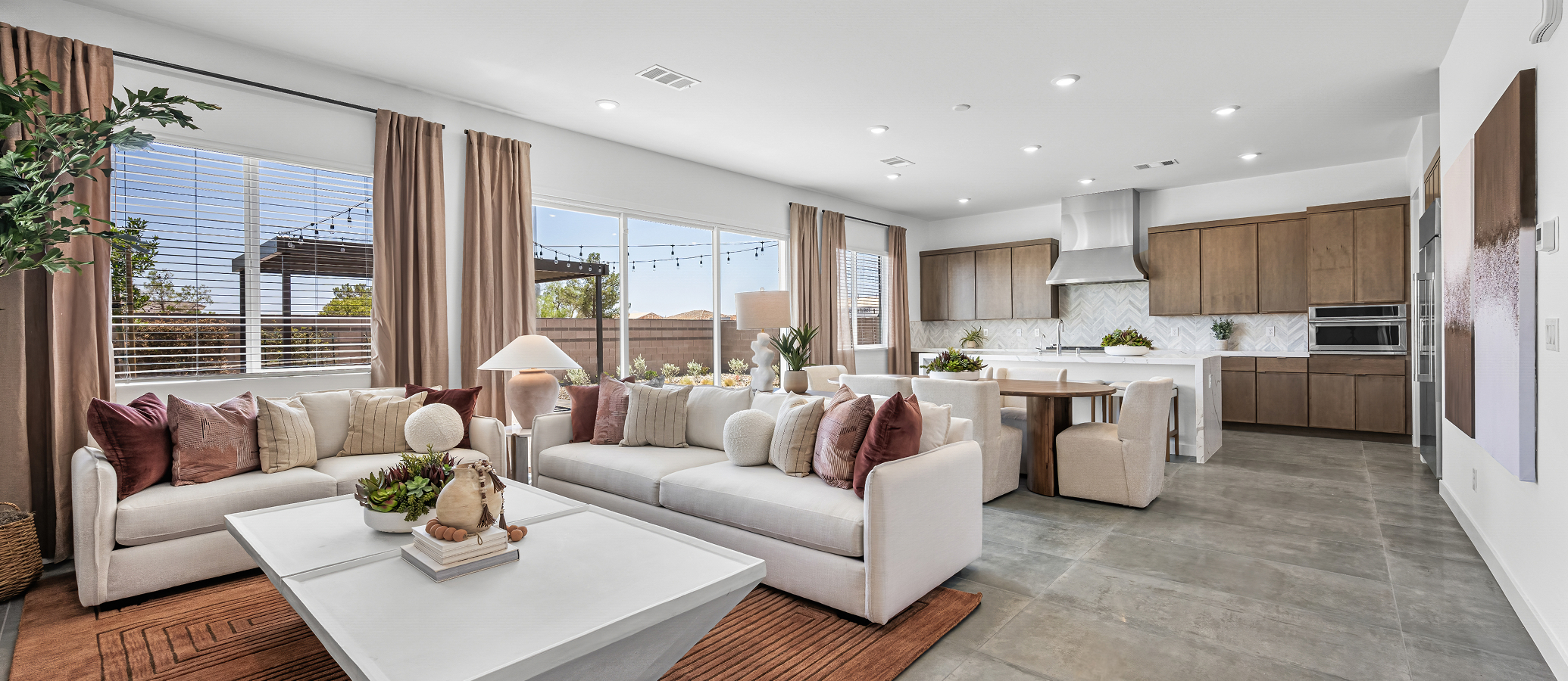 3990 Paul Living 2of2 F1 Base2