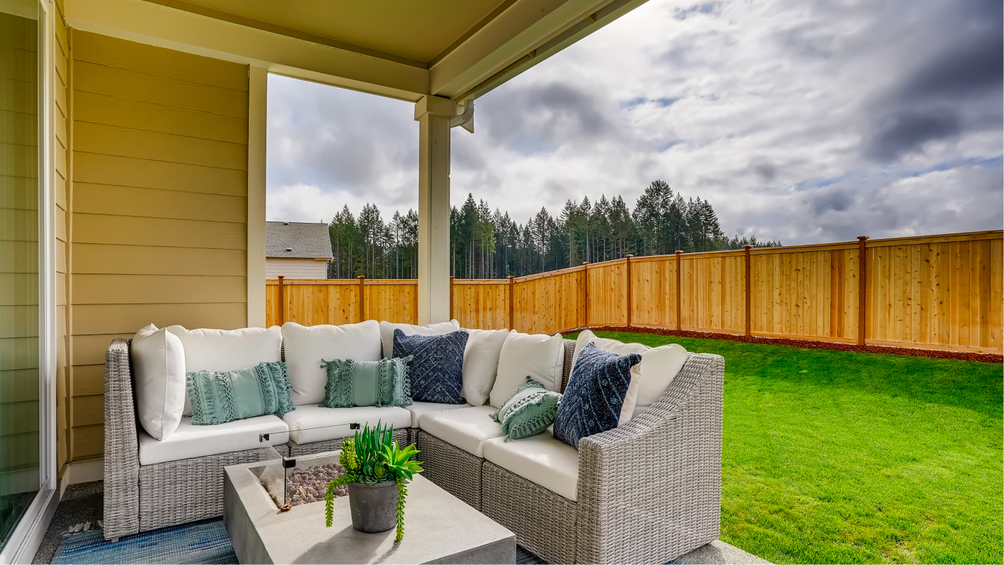 2551 Davenport Covered Patio