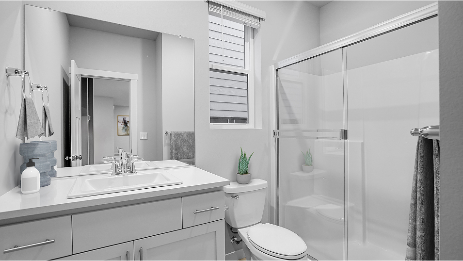 3376 Sellwood Bath3 F1 Base2