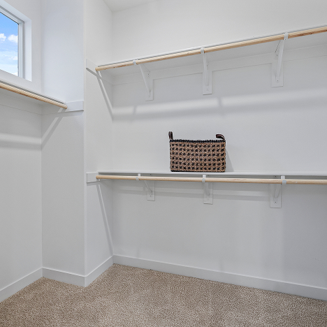 Vista Metro Heights Res3 Owners Closet 1of1 F3