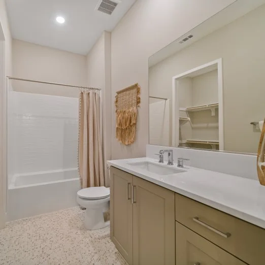 Residence 3 Bathroom 2