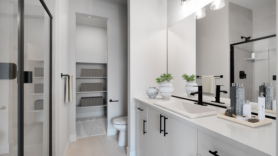 1726 Bailey Bath2 F2