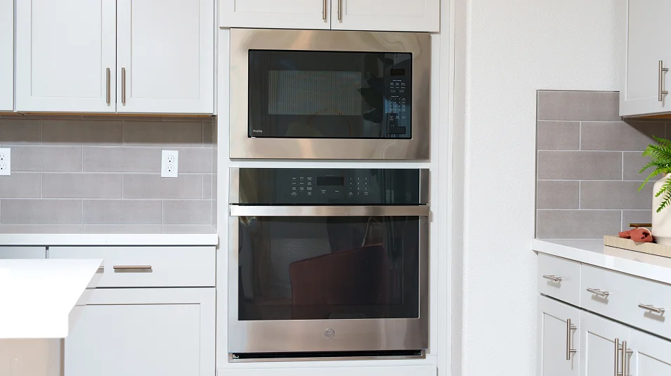 051525 Shoreside Westlake EI Microwave Oven