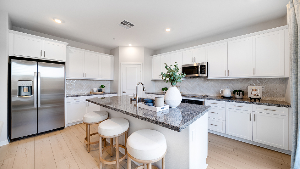 Glennview Springhill Res3 Kitchen 2of3 F1