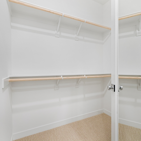 Vista Metro Heights Res2 X Owners Closet 1of1 F3