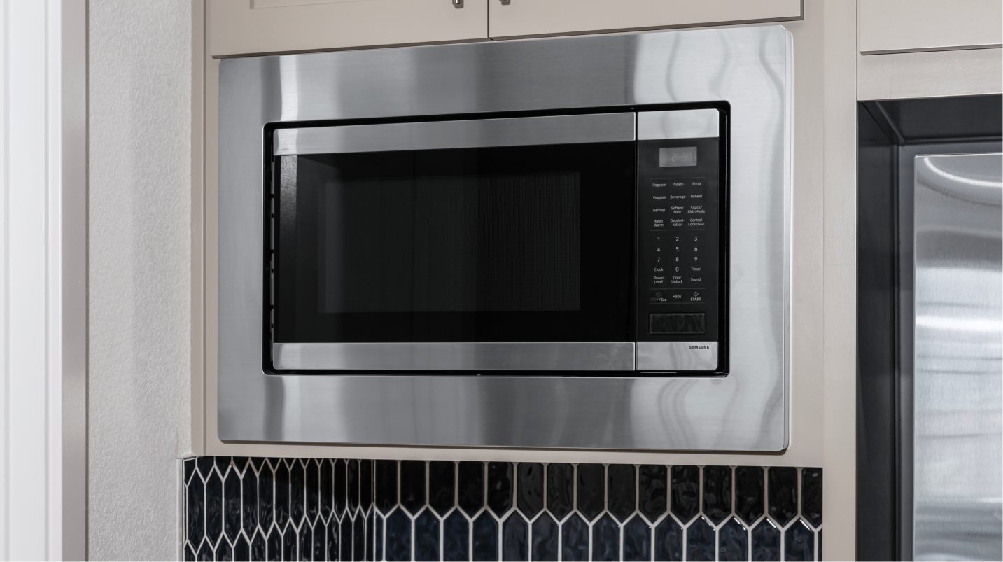 EI Kitchen Microwave